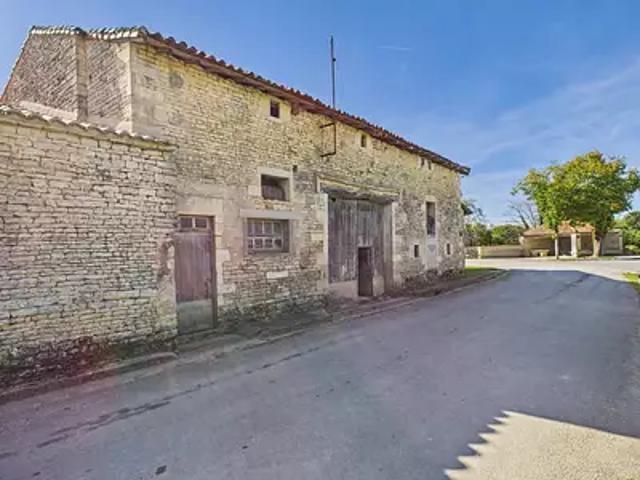 Maison vente à Confolens, Besse