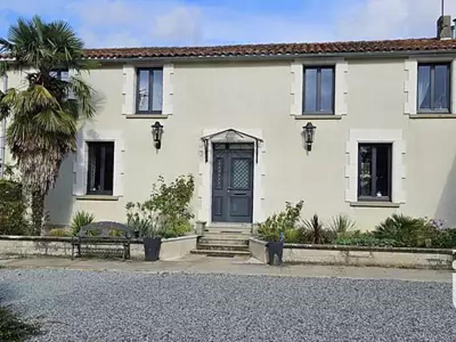Maison vente à Confolens, Besse