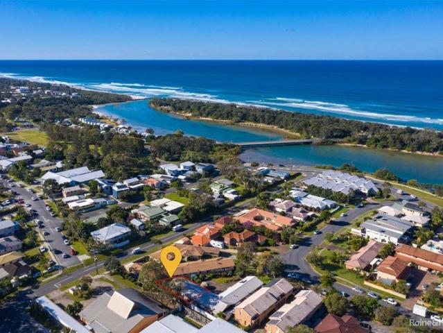 Villa for sale in Pottsville, New South Wales