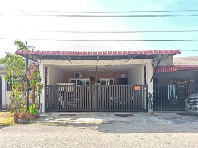 Terraced House for sale in Malaka