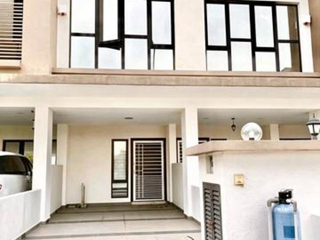 Townhouse for sale in Petaling, Subang Jaya