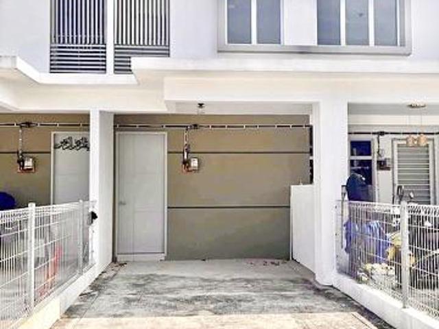 Townhouse for sale in Tanjong Sepat, Selangor