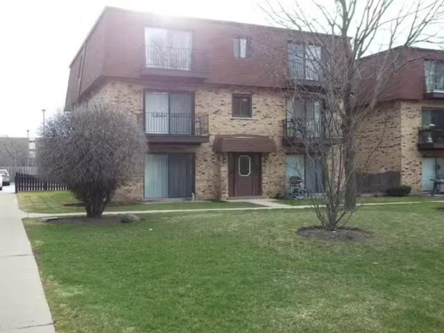 Condo for rent in Des Plaines