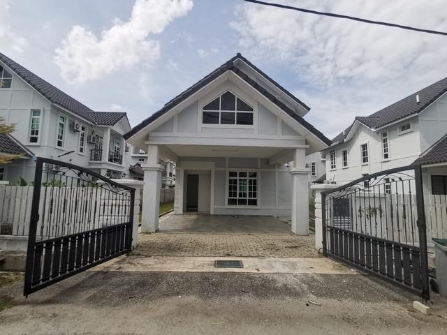 Bungalow for rent in Malaka