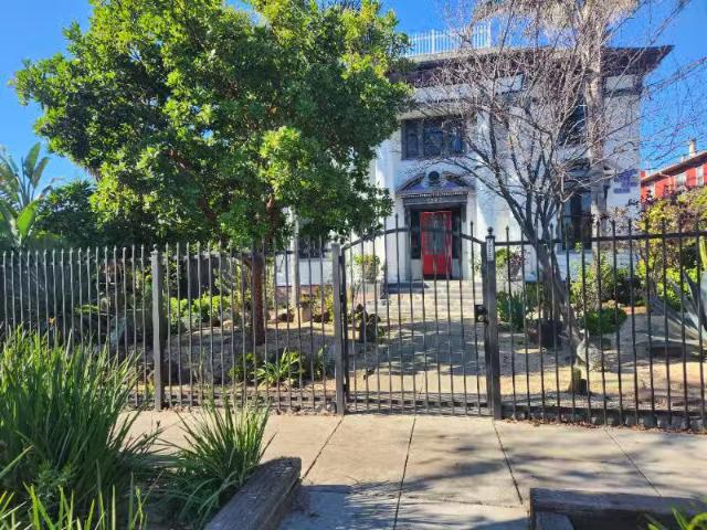 Condo for rent in Oakland