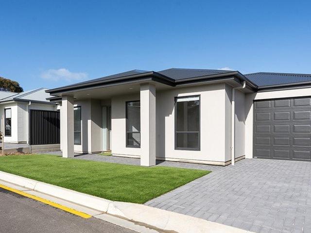 Cottage for sale in Victor Harbor, South Australia
