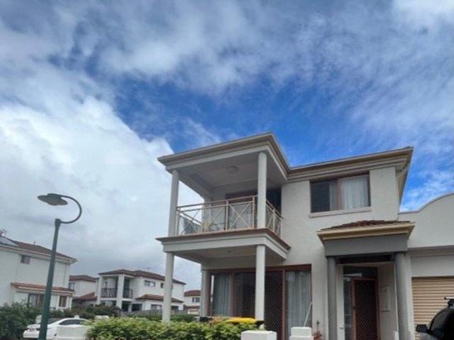 Townhouse for rent in Toombul, Queensland