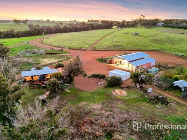 Cottage for sale in Wilga, Western Australia