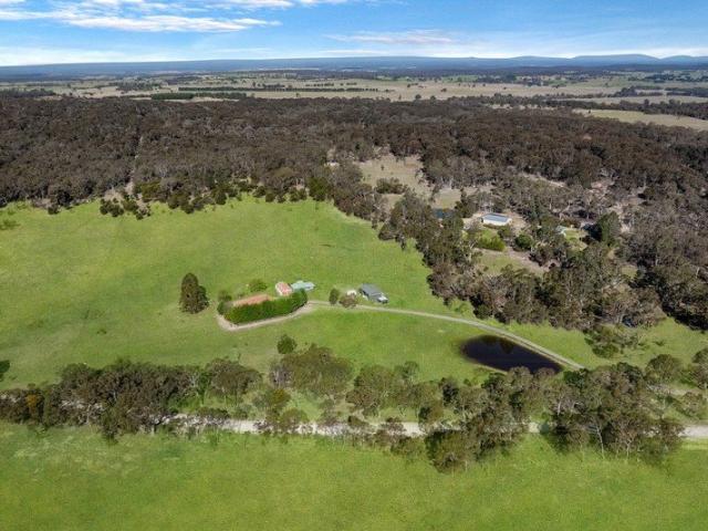 Cottage for sale in Lake Bathurst, Goulburn Mulwaree Council