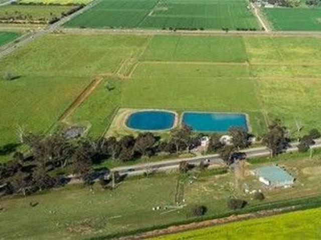 Cottage for sale in Katamatite, Victoria