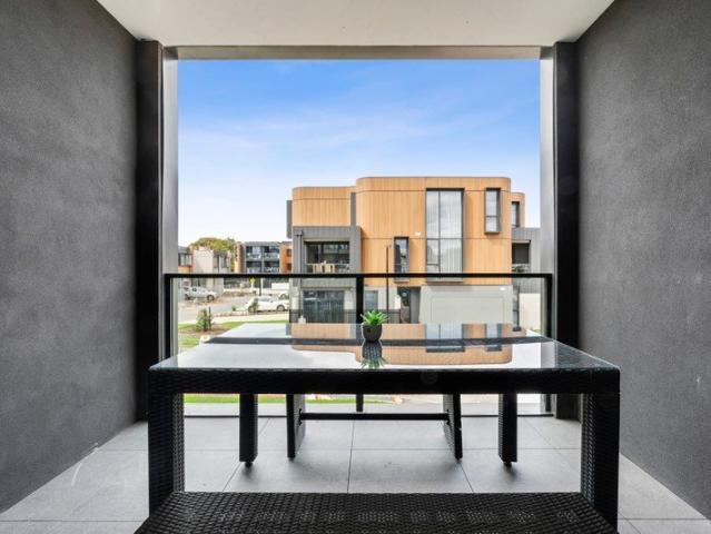 Townhouse for rent in Metropol Residences, Geelong