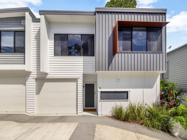 Townhouse for sale in Toombul, Queensland