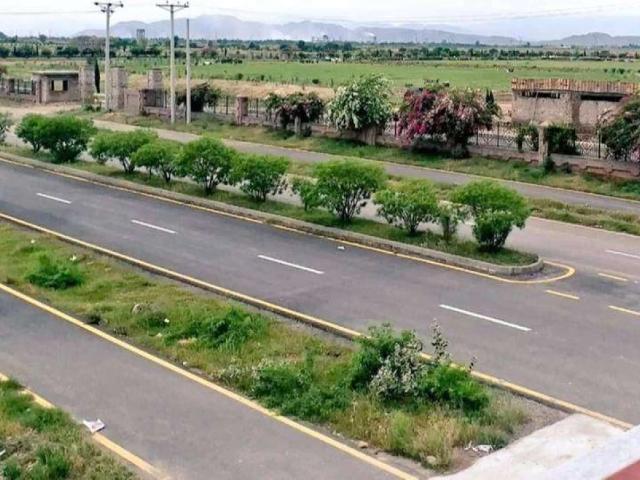 Land for sale in Peshawar, North West Frontier Province