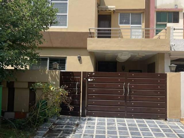 House for sale in بحریہ ٹاؤن‬‎, لاہور ڈویژن