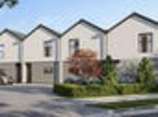 Townhouse for sale in Chaslands, Canterbury