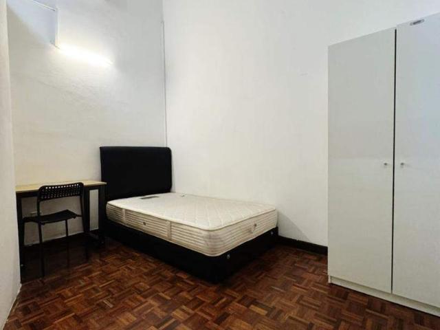 Room for rent in Petaling, Damansara Damai