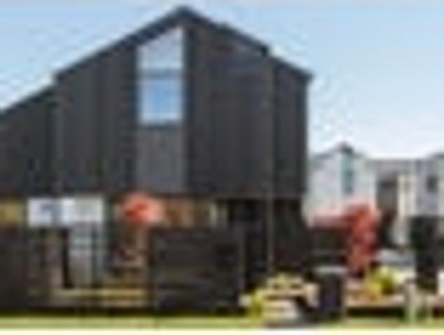 Townhouse for sale in Chaslands, Canterbury