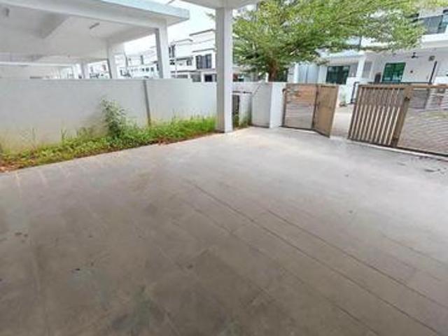 Terraced House for sale in Malaka