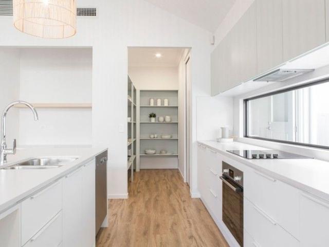 Cottage for sale in Berwick, Victoria