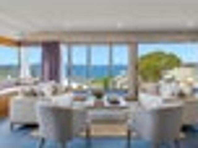 House for sale in Castor Bay