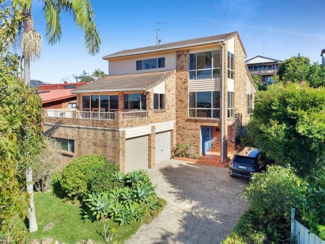 House for sale in Bilambil Heights, New South Wales