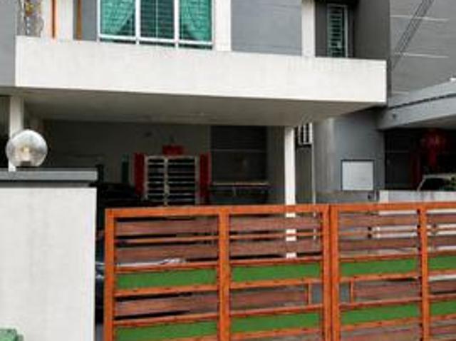 Terraced House for sale in Ulu Tiram, Johor