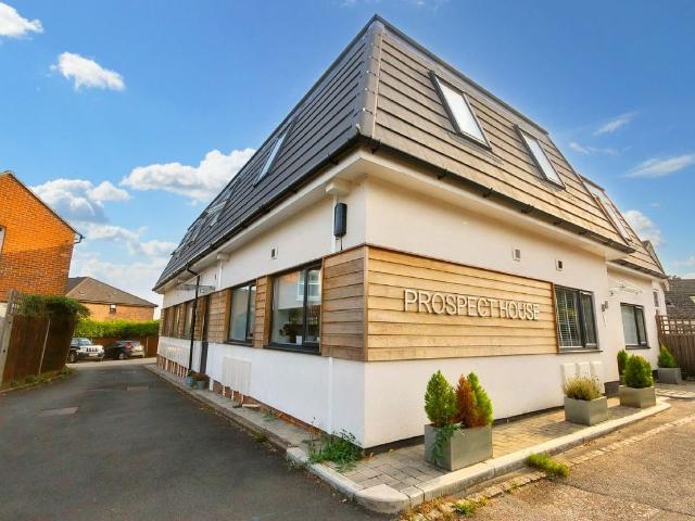 Apartment for rent in Upper Hale, Fole