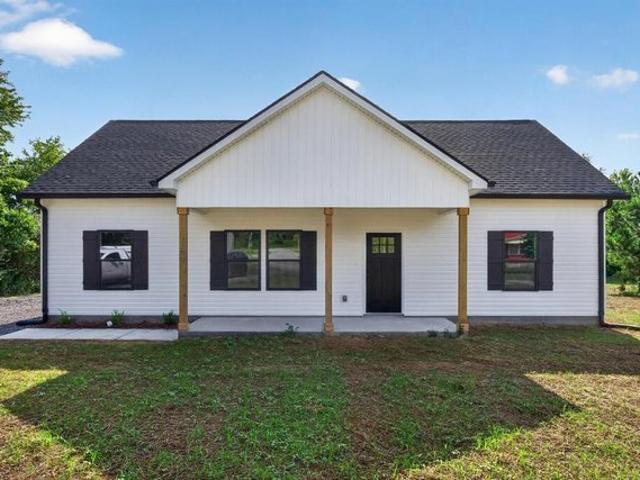 House for sale in Smithville, Middle Tennessee