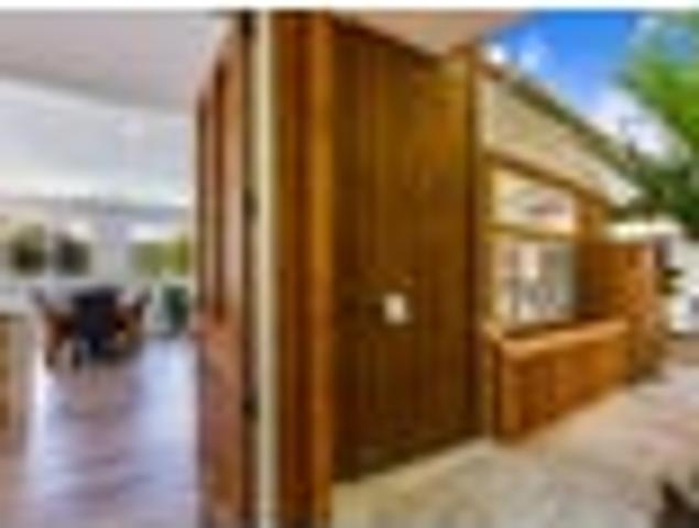 House for rent in Oratia