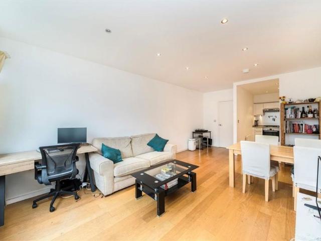 Apartment for rent in Camberwell, Greater London