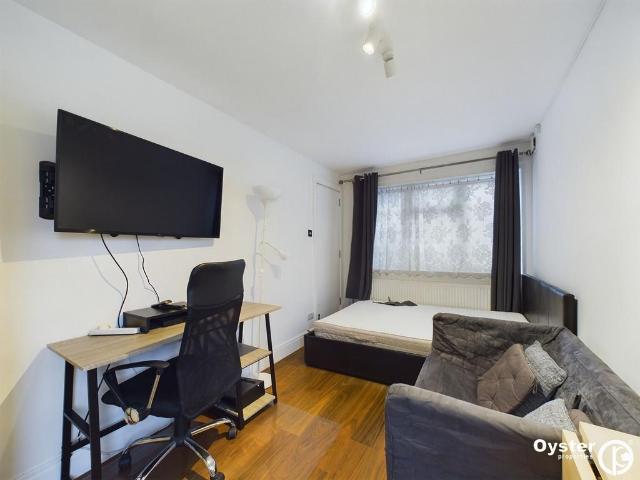 Apartment for rent in New Southgate, Greater London
