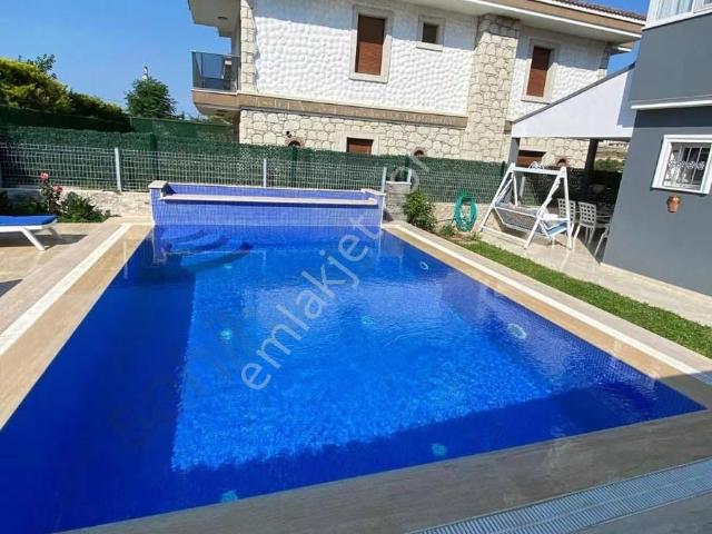 Çeşme, İzmir içerisinde kiralık Villa