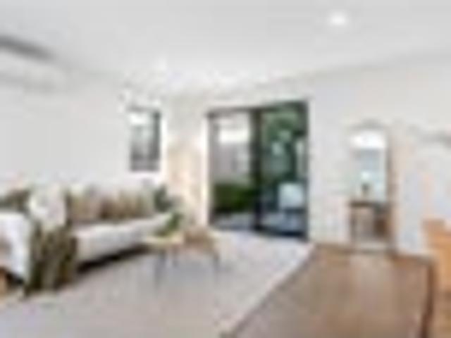 Townhouse for sale in Heathcote, Canterbury