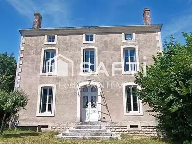 Maison vente à Parthenay, Scillé