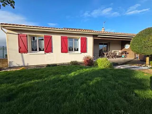 Maison vente à Parthenay, Scillé