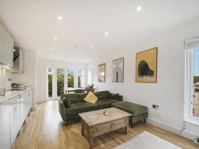 House for sale in London Borough of Croydon, Thornton Heath