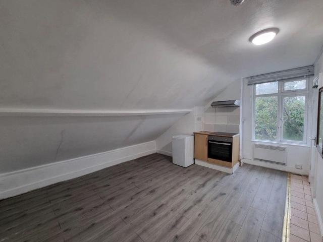 Studio for rent in London Borough of Croydon, Thornton Heath