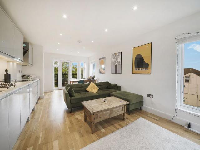 Apartment for rent in London Borough of Croydon, Thornton Heath