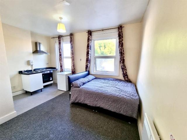 Studio for rent in London Borough of Croydon, Thornton Heath