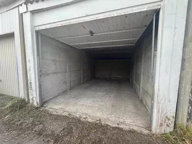 Garage vente à Le Ruissard, Beuvrages