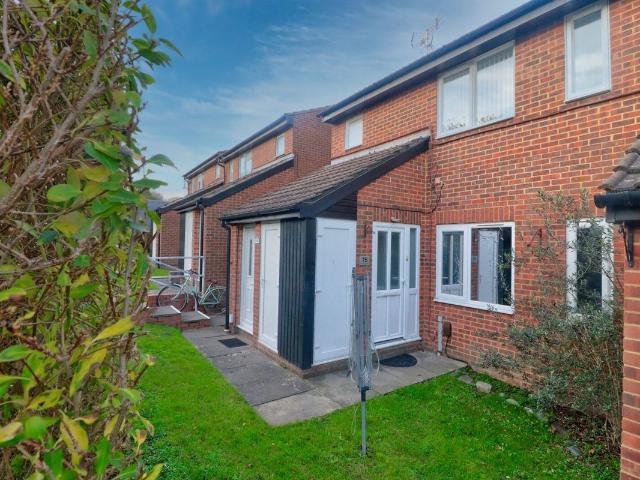 Studio for rent in Castlefield, Cressex