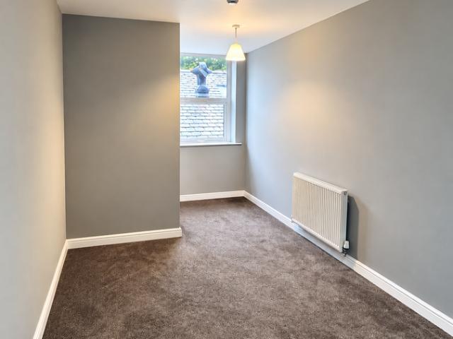 Room for rent in Flower Estate, Sheffield