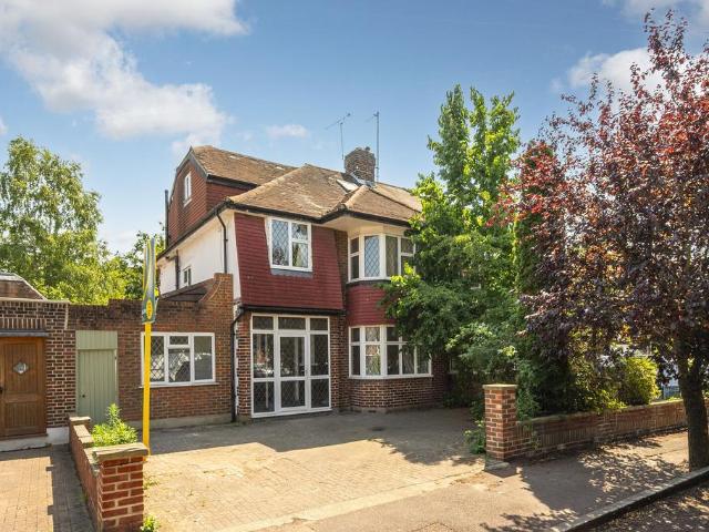 House for rent in London Borough of Merton, Raynes Park