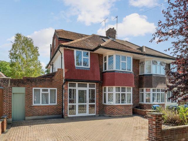 House for rent in London Borough of Merton, Raynes Park