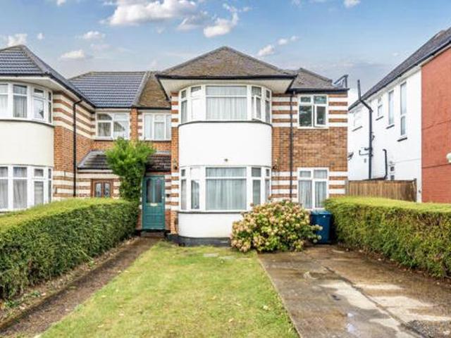 House for sale in Little Stanmore, Greater London