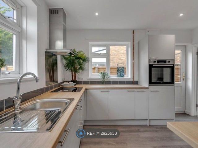 House for rent in Earlham Rise, East Bank