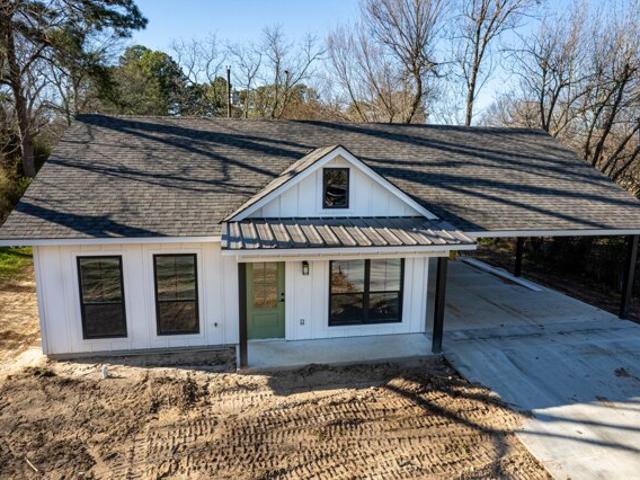 House for sale in Paris, Texas