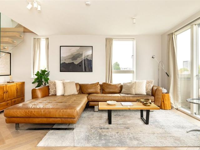 Apartment for rent in North Kensington, Greater London