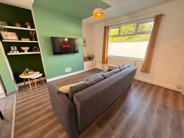 House for rent in Calderstones