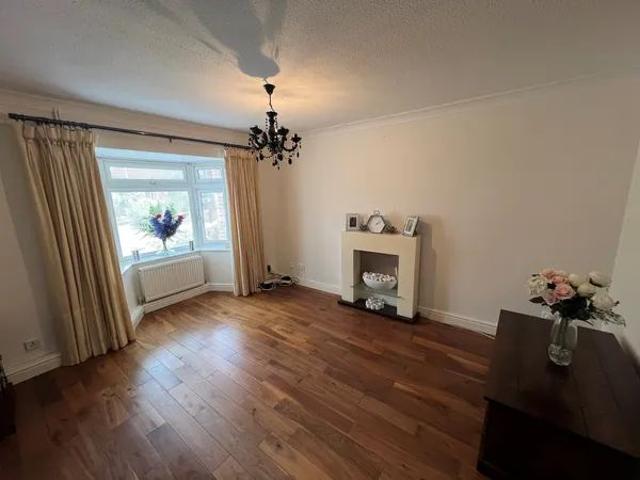 House for rent in Broadfield, Glynde